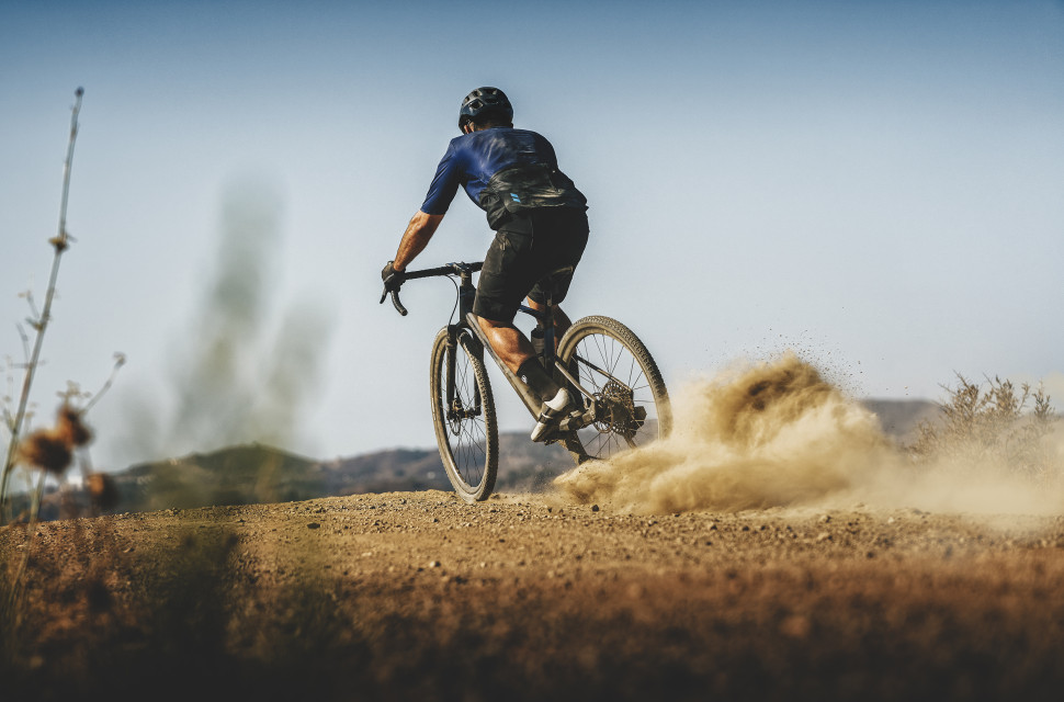 2023 mondraker dusty riding 2.jpg Mondraker Dusty - the mountain biker's gravel bike
