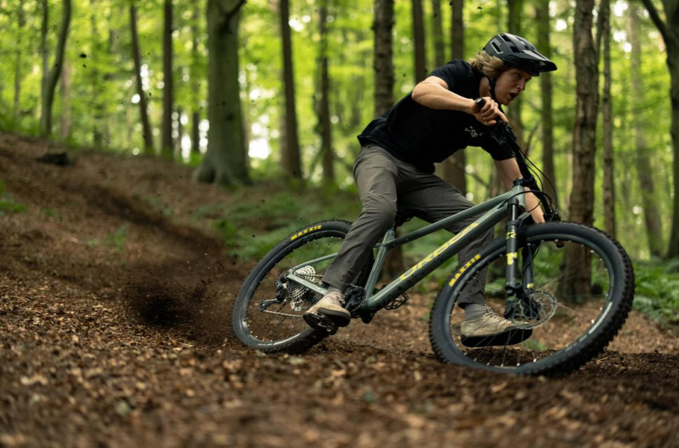 2023 orbea laufey riding.jpg Orbea's new Laufey is an all-new full-aggro hardtail mountain bike
