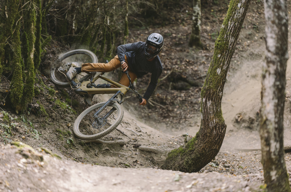 2023 specialized kenevo 2 riding.jpg Specialized updates Kenevo SL with 1.2 SL motor