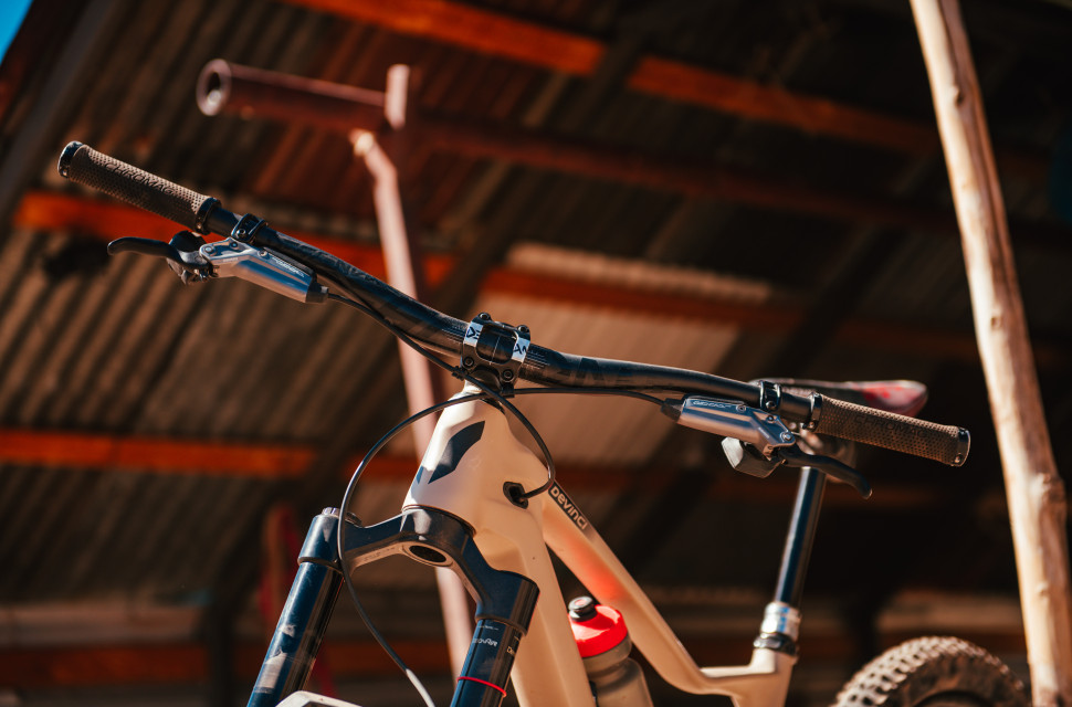 2023 sram stealth bronze hero.jpg SRAM's Stealth brakes go Bronze