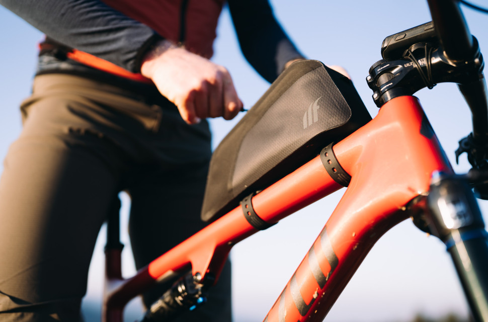 2023 tailfin top tube pack hero.jpg Tailfin shows off its new top tube pack