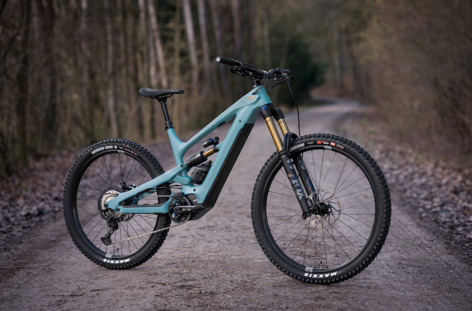 2023 yt decoy mx core 4 hero.jpg The YT Industries Decoy goes full carbon and gets a bigger battery