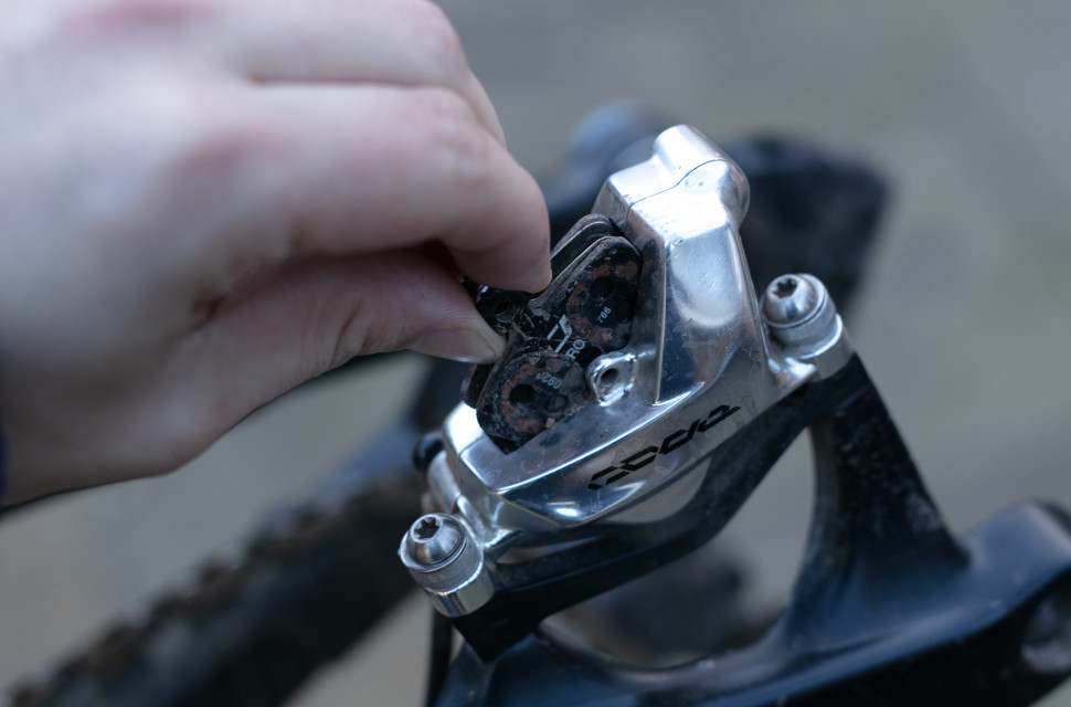 2024 caliper clean pad remove.jpg Disc brake pads explained: Organic vs sintered vs semi metallic