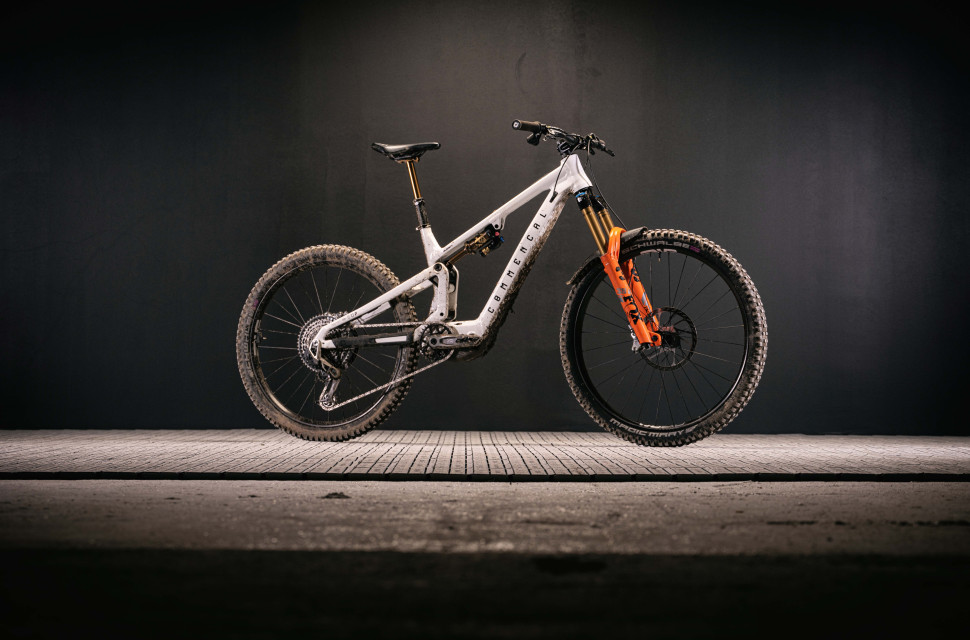 2024 commencal meta sx 400 hero.jpg Commencal's Meta Power SX is a shuttle-replacing e-MTB