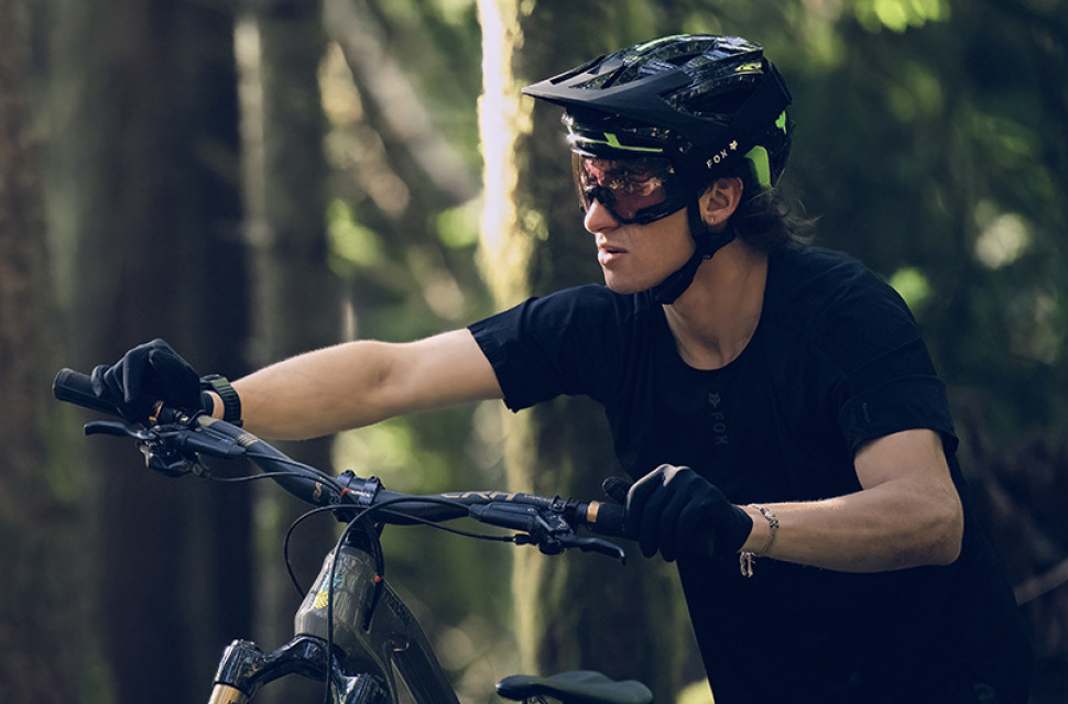 2024 fox purevue hero.jpg Trail-specific goggles for open face helmets? Enter the Fox Purevue goggles
