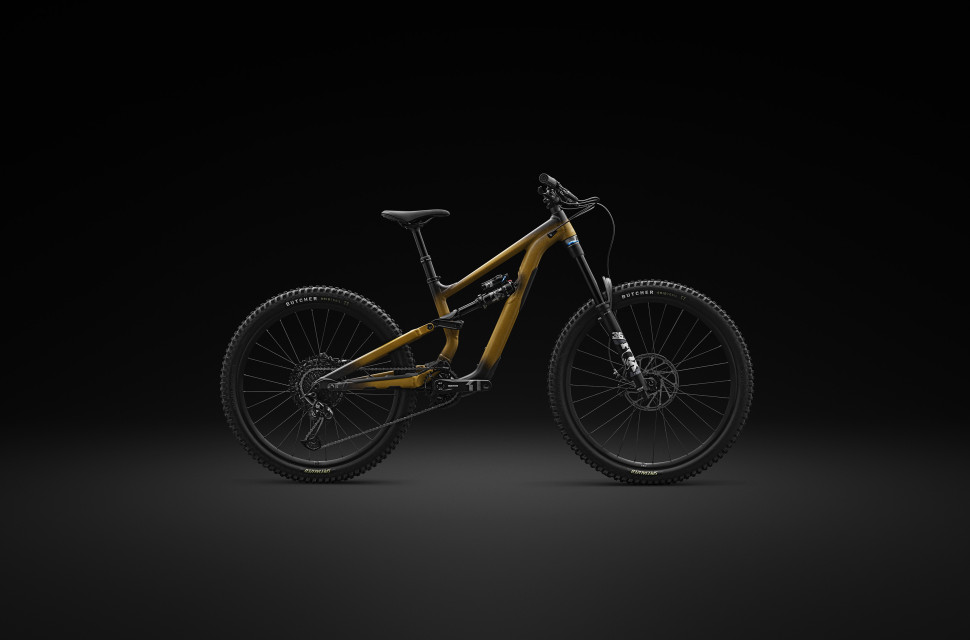 2024 specialized status 2 hero.jpg Specialized's updated Status 2 aims to hit the middle ground between trail bike and park bike
