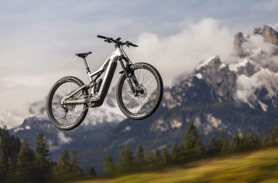 2025 focus thron 1.jpg Redesigned frames and more travel for Focus THRON² and EQP