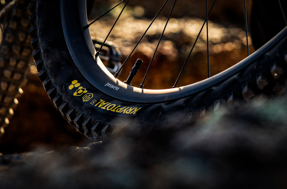 2025 hunt proven carbon enduro hero.jpg Hunt claims its new Proven Carbon Enduro H_Core enduro wheels are seriously strong, and adds ratchet freehub for extra durability