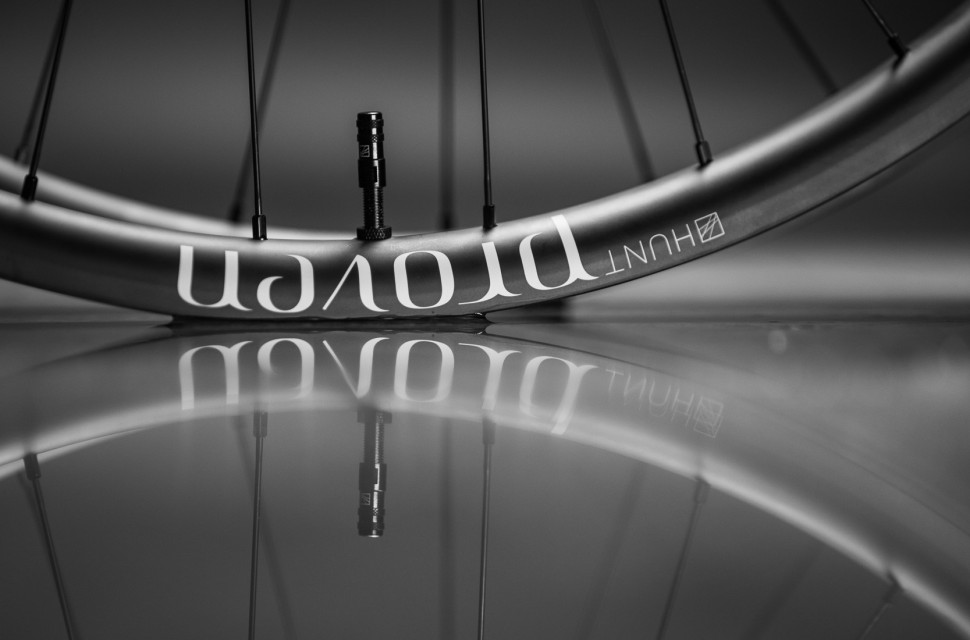 2025 hunt proven carbon trail hero.jpg Hunt's Proven Trail wheelset employ H_Core technology