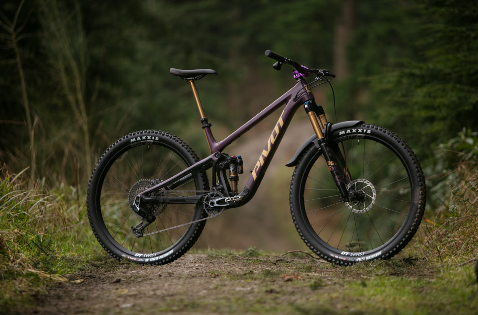 2025 pivot trailcat lt hero.jpg Pivot Trailcat LT Pro X0 first ride review