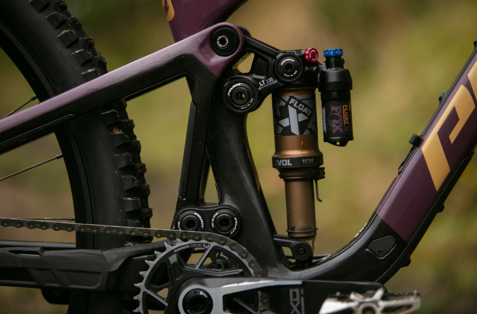 2025 pivot trailcat lt shock.jpg How to replace your pivot bearings