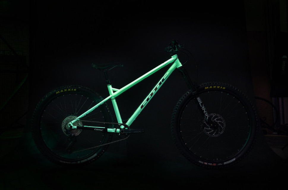 54273725053_0de8dcc0f7_c.jpg Cotic shows off glow-in-the-dark BFe hardtail