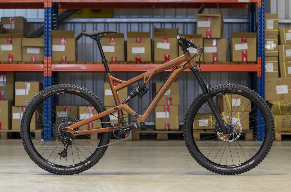 Identiti Mettle 2019 2 New Identiti Mettle enduro bike gets bold and progressive updates for 2020
