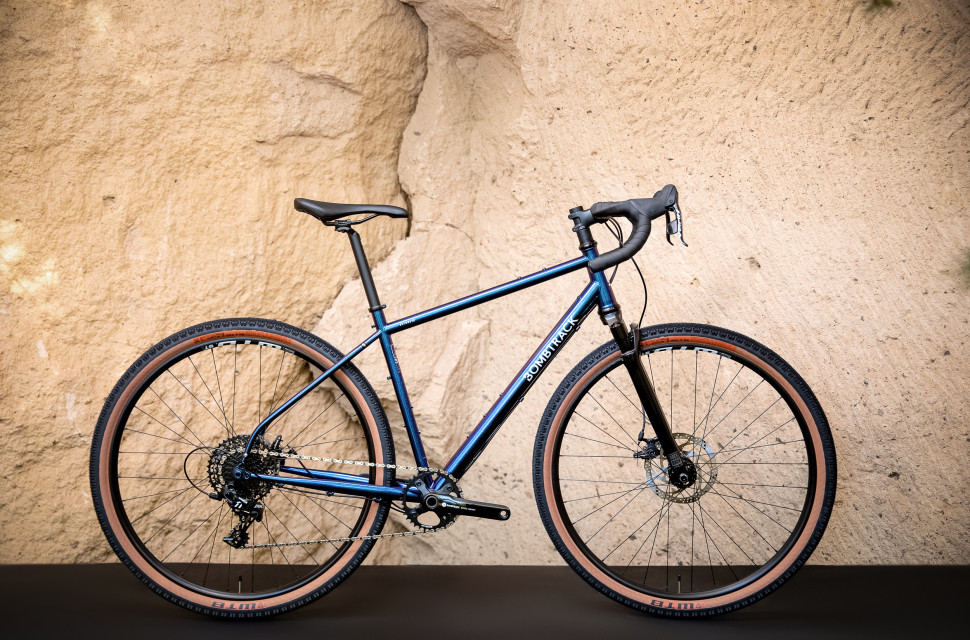 2023 Bombtrack Beyond Sus Gravel bike full bike Are gravel bikes good for commuting?