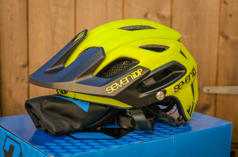 7iDP M2 helmet-2.jpg 7iDP M2 helmet-2.jpg