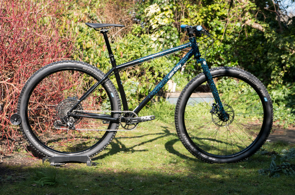 All-City-Electric-Queen-first-look-100.jpg All City's Electric Queen is a rigid retro throwback with rad paint