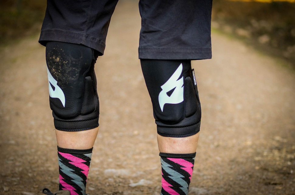 Bluegrass Solid knee pads-1.jpg Bluegrass Solid knee pads-1.jpg