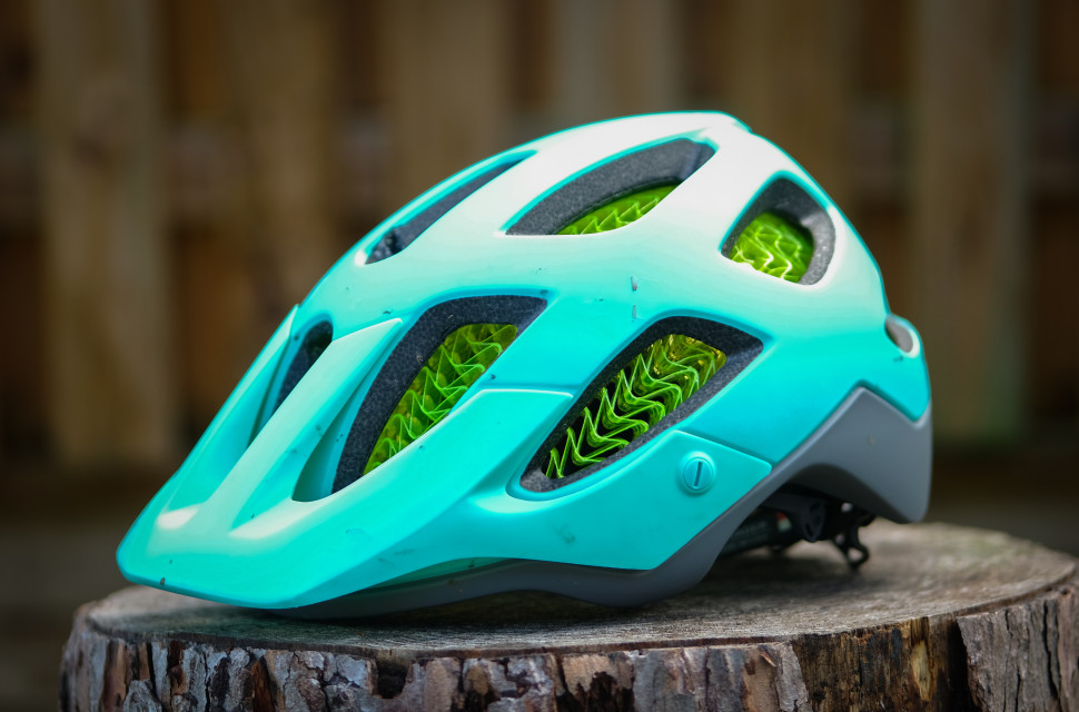 Bontrager Blaze WaveCel Helmet-3.jpg Bontrager Blaze WaveCel Helmet-3.jpg