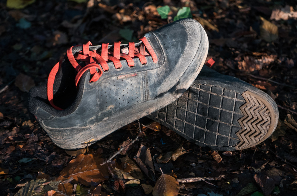 Bontrager-Flatline-flat-pedal-shoes-review-100.jpg Bontrager-Flatline-flat-pedal-shoes-review-100.jpg