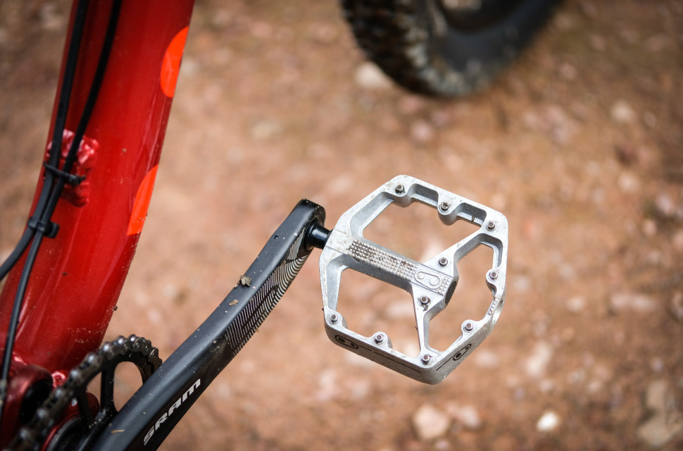 Crankbrothers Stamp 2 flat pedals small-2.jpg Crankbrothers Stamp 2 flat pedals small-2.jpg