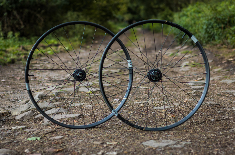 Crankbrothers Synthesis E11 Carbon Wheelset-1.jpg First Look: New Crankbrothers Synthesis E 11 carbon wheelset