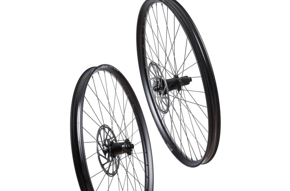 2020 Hunt e-enduro wide e-mtb hero HUNT introduces the E_Enduro Wide e-mtb wheelset