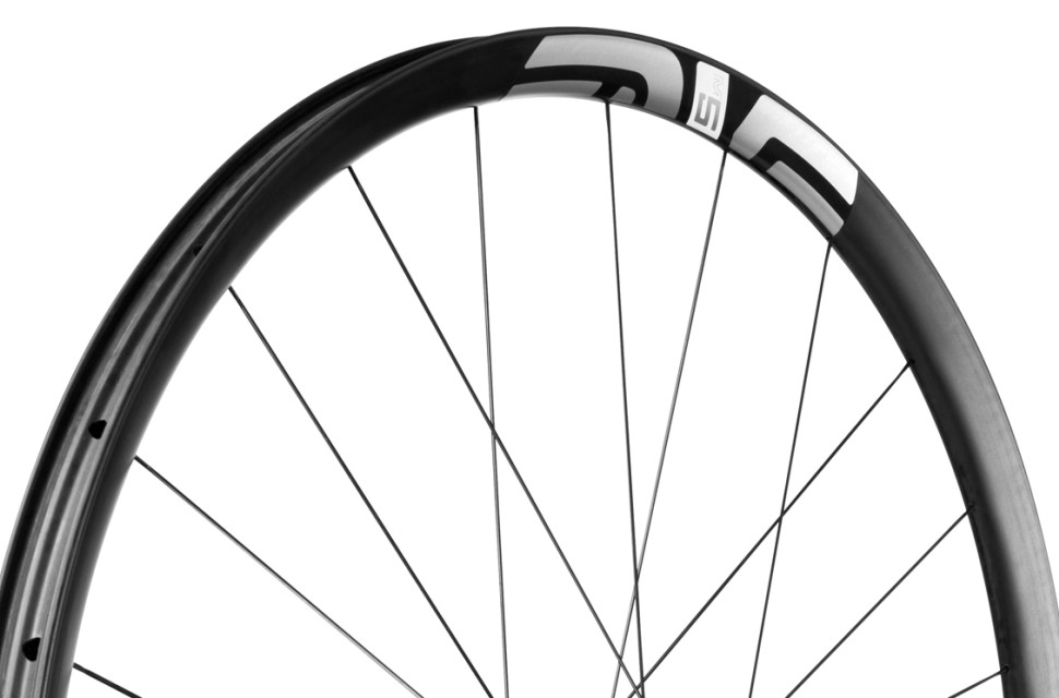 ENVE-M525-G-gravel-wheel-rim-carbon-tubeeles-1.jpg ENVE introduce new gravel specific wheelset