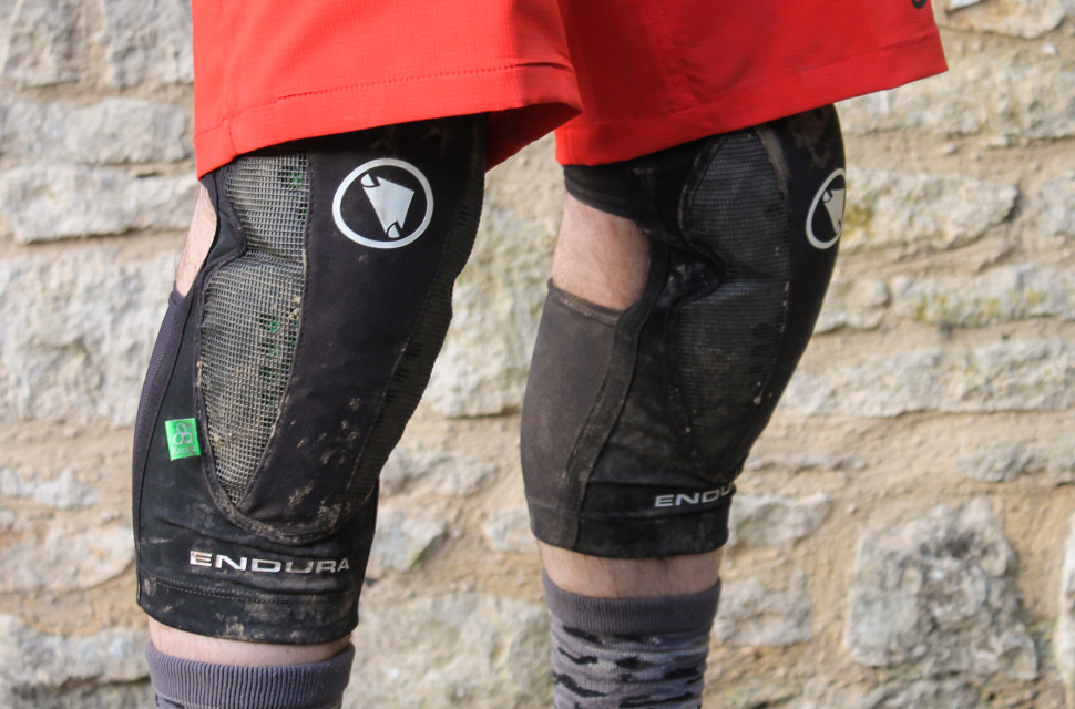 Endura MTR Knee Guard-1.jpg Endura MTR Knee Guard-1.jpg