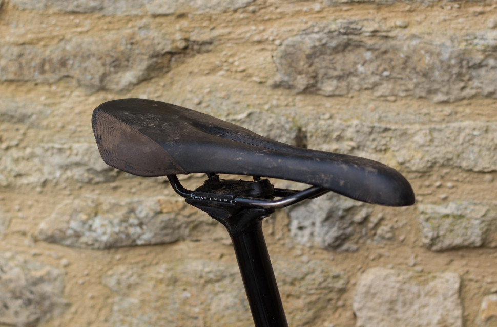 Fizik Luna X5 Saddle Womens-1.jpg Fizik Luna X5 Saddle Womens-1.jpg