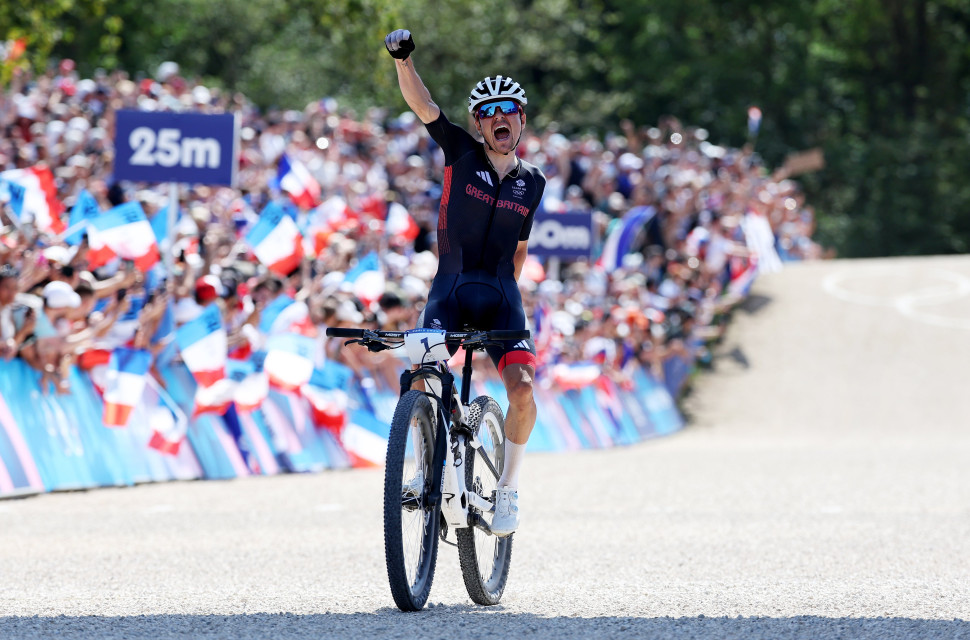 GTqK6TlXAAAdyY6.jpg 2024 Olympic XCO race recap: Tom Pidcock and Pauline Ferrand-Prevot take home gold