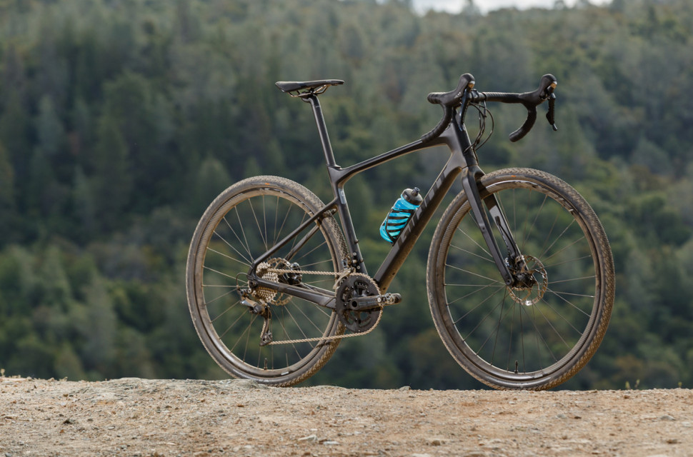 Giant Revolt Advanced gravel bike.jpg New 2019 Giant Revolt Advanced gets gravel specific geometry