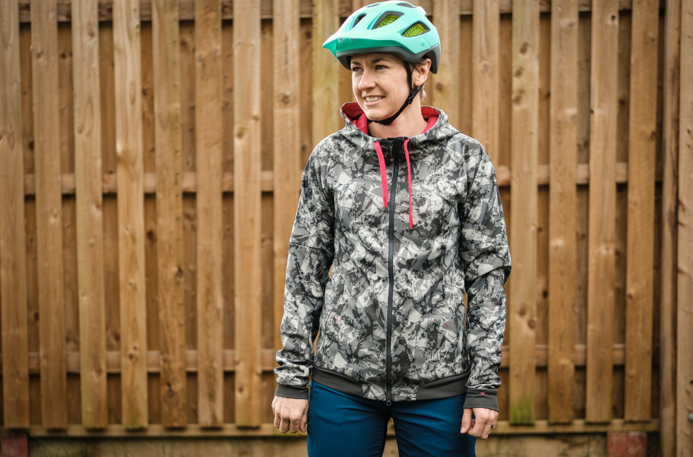 Gore C5 womens Windproof Camo hooded jacket-2.jpg Gore C5 womens Windproof Camo hooded jacket-2.jpg