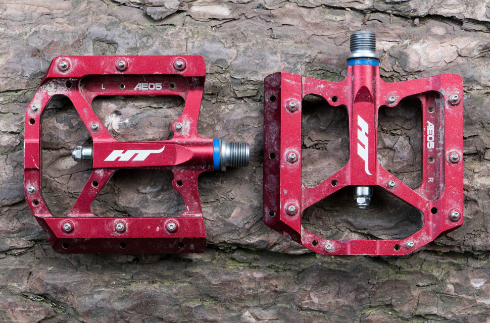 HT-AE05-flat-pedal-100.jpg HT-AE05-flat-pedal-100.jpg