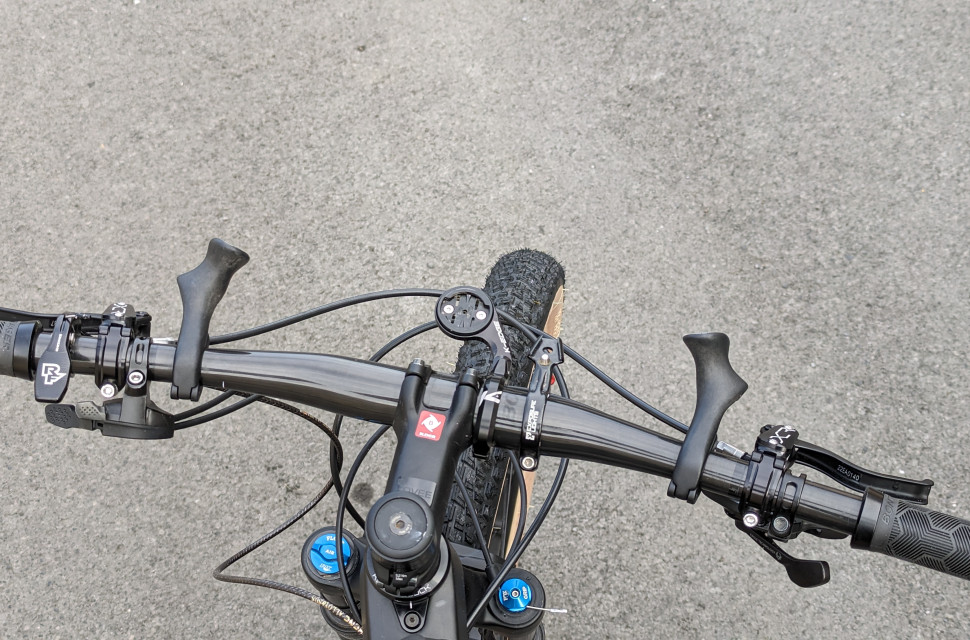 Handlebar_Clutter_Main.jpg MTB cockpit setup - How to clean up your handlebars