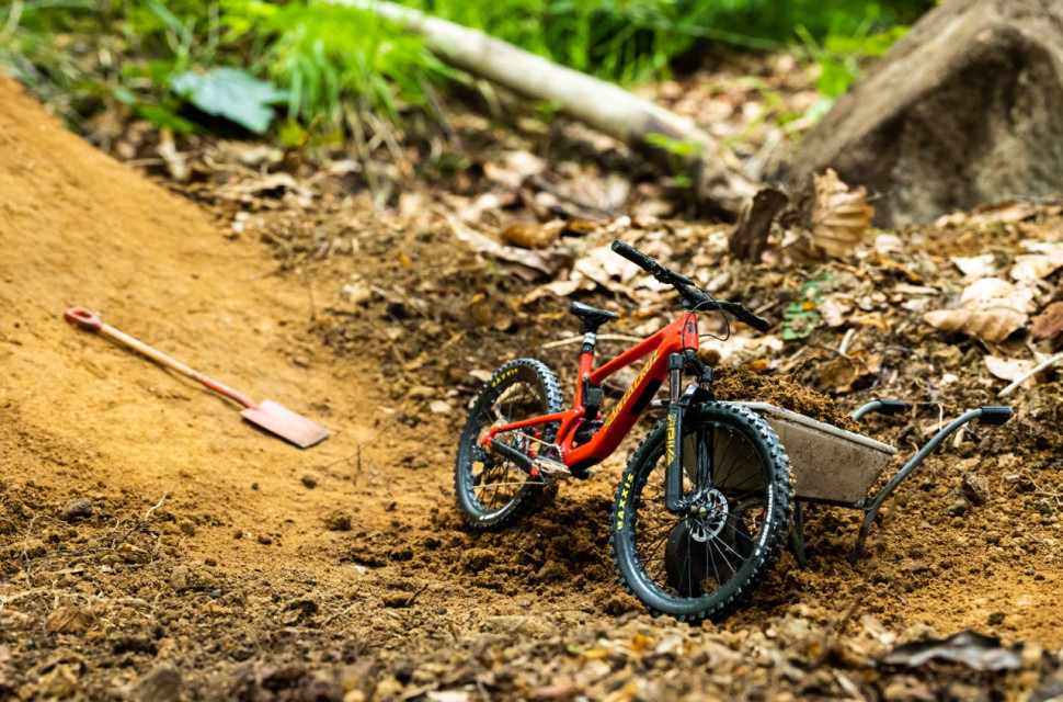 Handy-Macaskill-santa-cruz-bicycles-50101.jpeg Video: Santa Cruz Bicycle's Handy MacAskill is back