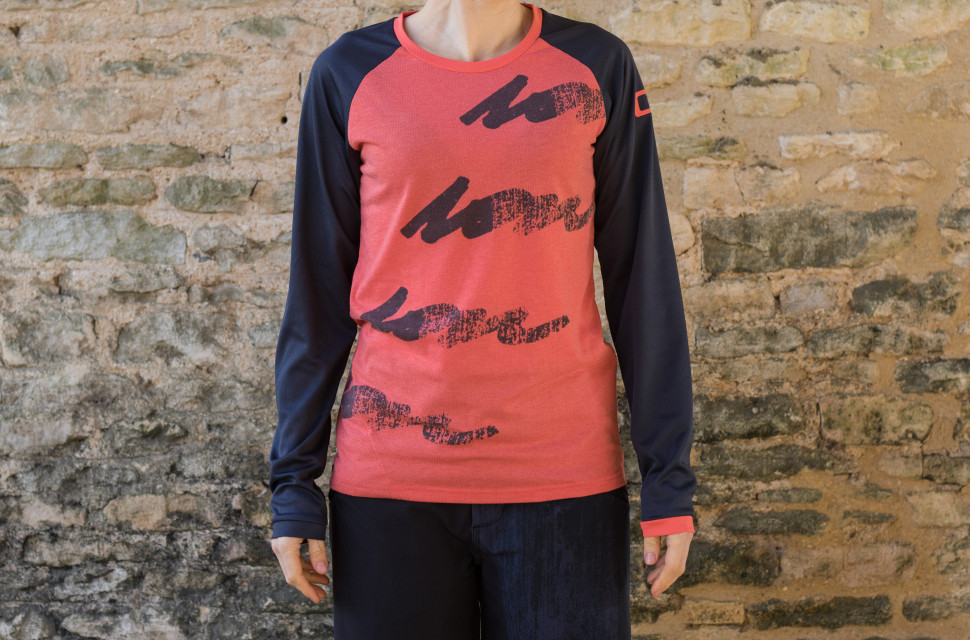 ION Scrub Amp Tee LS Women's-1.jpg ION Scrub Amp Tee LS Women's-1.jpg