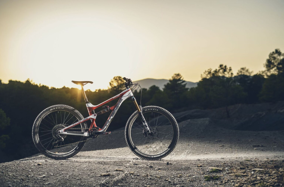 Intense Primer Hero.jpeg Intense launches new Primer for 2020 adding a '279' model with staggered wheel sizes