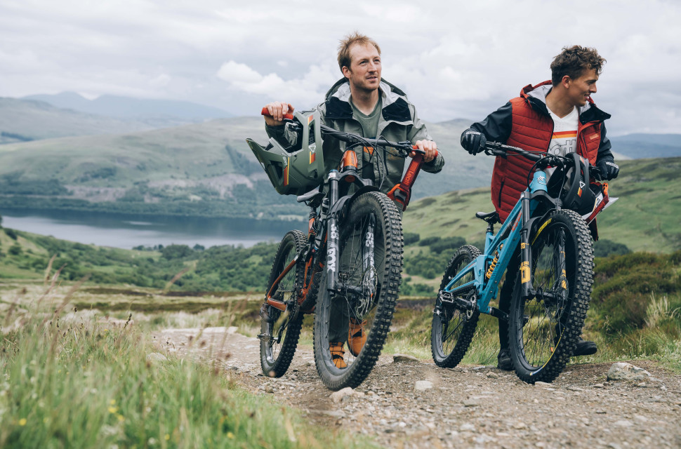 2023 Leatt enduro Leatt launches new 2023 MTB range - including new women’s apparel