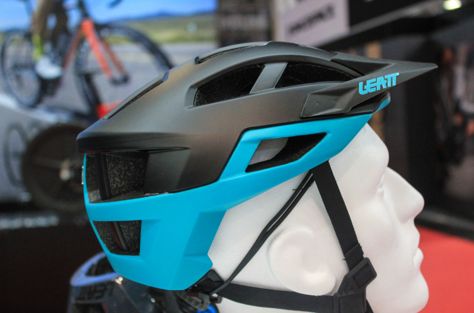 Leatt DBX 2.0 helmet-1.jpg New Trail Lid from Leatt