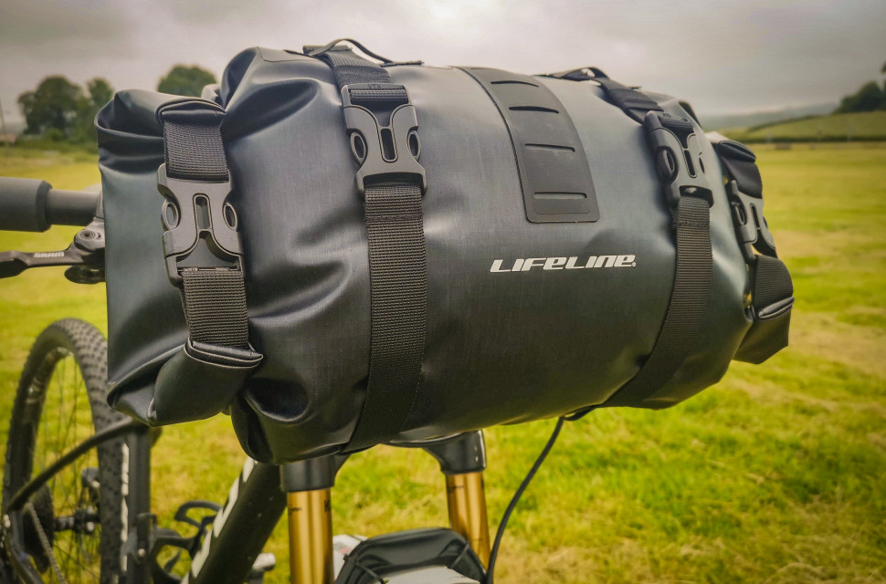 Lifeline Adventure handlebar bag-1.jpg Lifeline Adventure handlebar bag-1.jpg