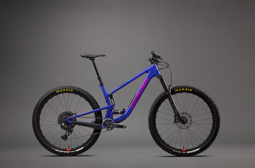 2022 Santa Cruz Tallboy hero Santa Cruz Tallboy 5 gets suspension upgrades and geometry tweaks