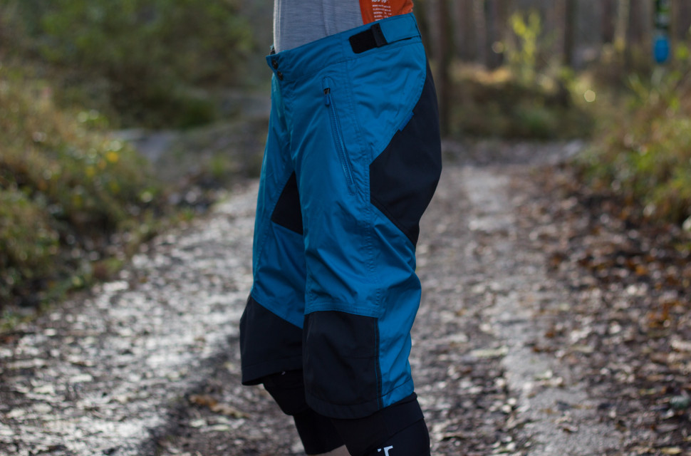 Madison DTE Waterproof Shorts Womens-2.jpg Madison DTE Waterproof Shorts Womens-2.jpg