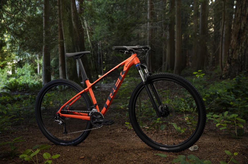 Marlin7_19_23120_B_Portrait.jpg Trek Marlin gets a makeover - men's and women's budget hardtail now gets dropper post routing