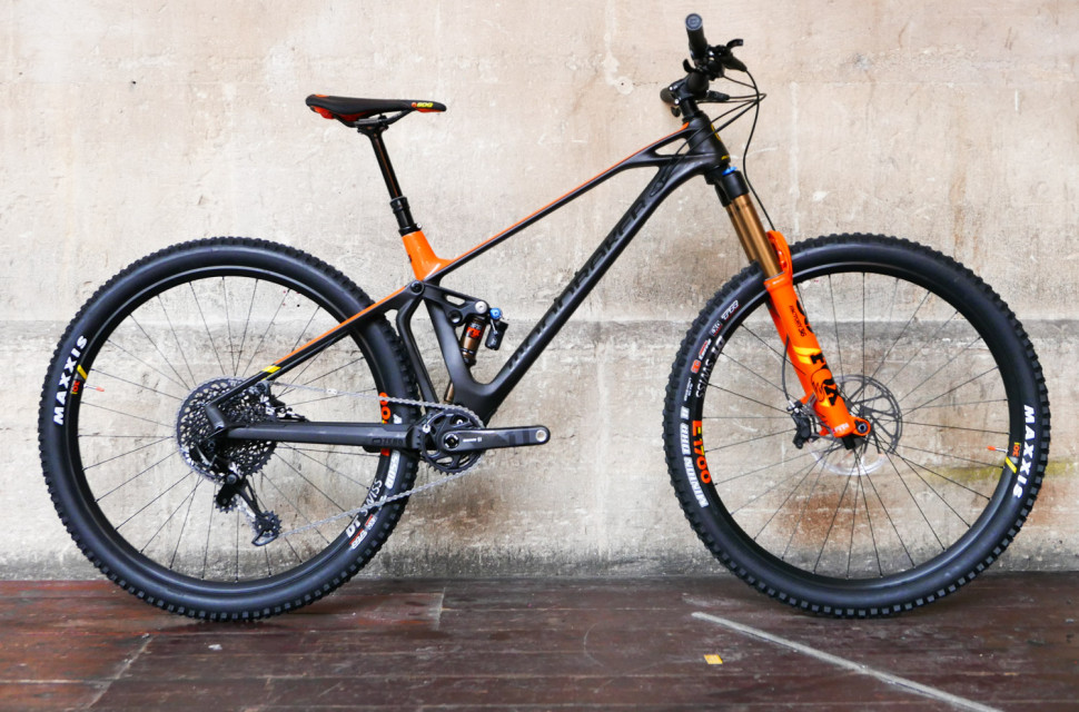 Mondraker-Foxy-Carbon-RR-29-first-look-review-100.jpg Mondraker's Foxy Carbon RR 29 is a whole lot of enduro wagon wheeler