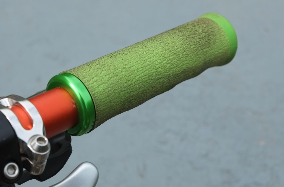 ODI-Dread-Lock-Grip-review-2.jpg ODI-Dread-Lock-Grip-review-2.jpg