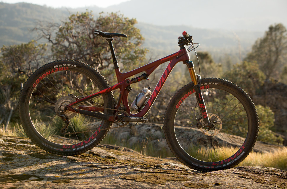 Pivot Trail 429 Pivot introduce the new Trail 429 - short travel 29er or 27.5