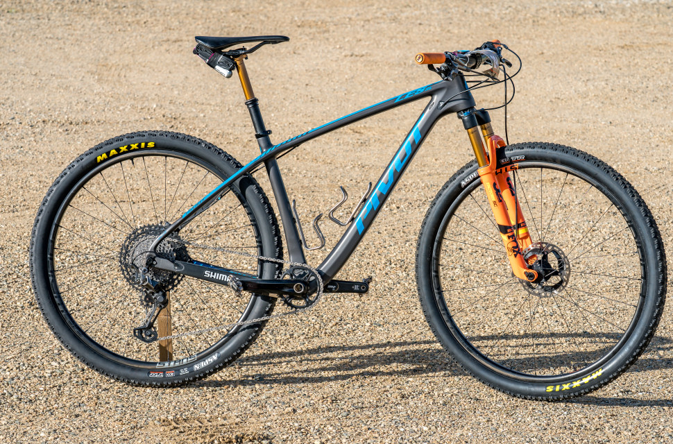Pivote les sl beauty.jpg Pivot's new Les SL hardtail aims to be the weapon of choice for distance racers