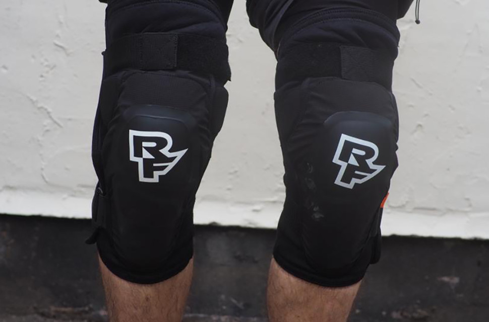 Race Face Roam Knee Pad Review 2.jpeg Race Face Roam Knee Pad Review 2.jpeg