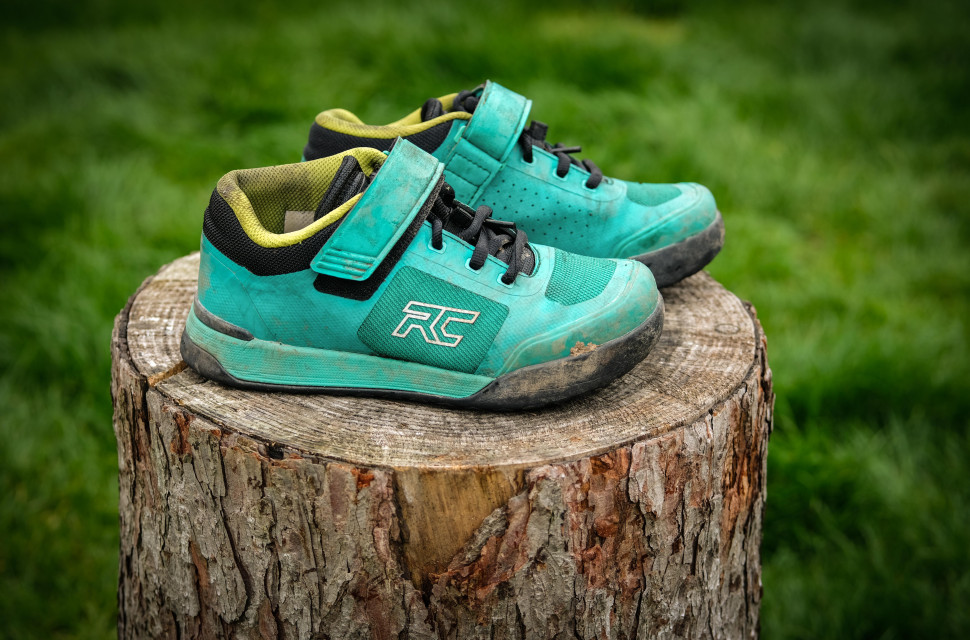 Ride Concepts Traverse Clipless womens shoes-1.jpg Ride Concepts Traverse Clipless womens shoes-1.jpg