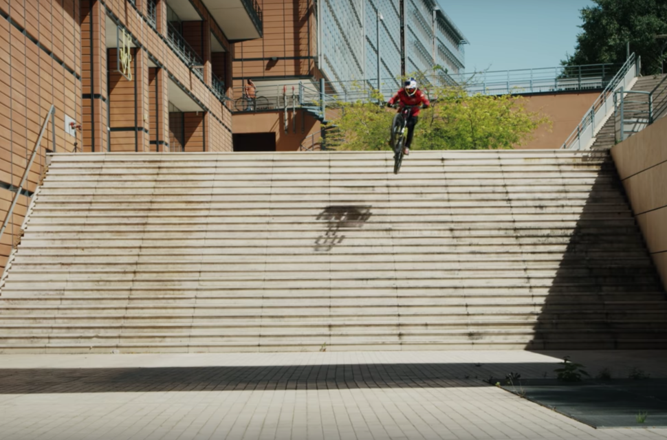 Fabio Wibmer screenshot Video: Urban Freeride Lives 3 - Fabio Wibmer